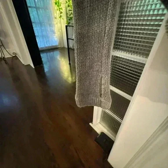 Lululemon women gray knit sweater thumb holes curved hem size 6 perfect! - Picture 7 of 15